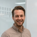 webexperts medewerker die lacht